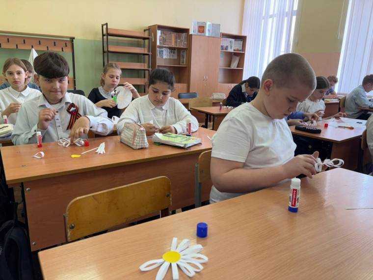 Белая ромашка.